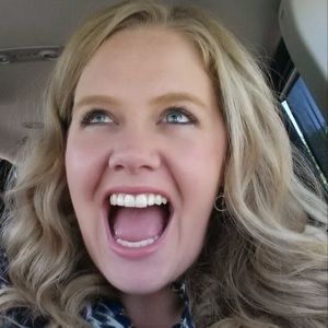 Meet your Posher, Georgana